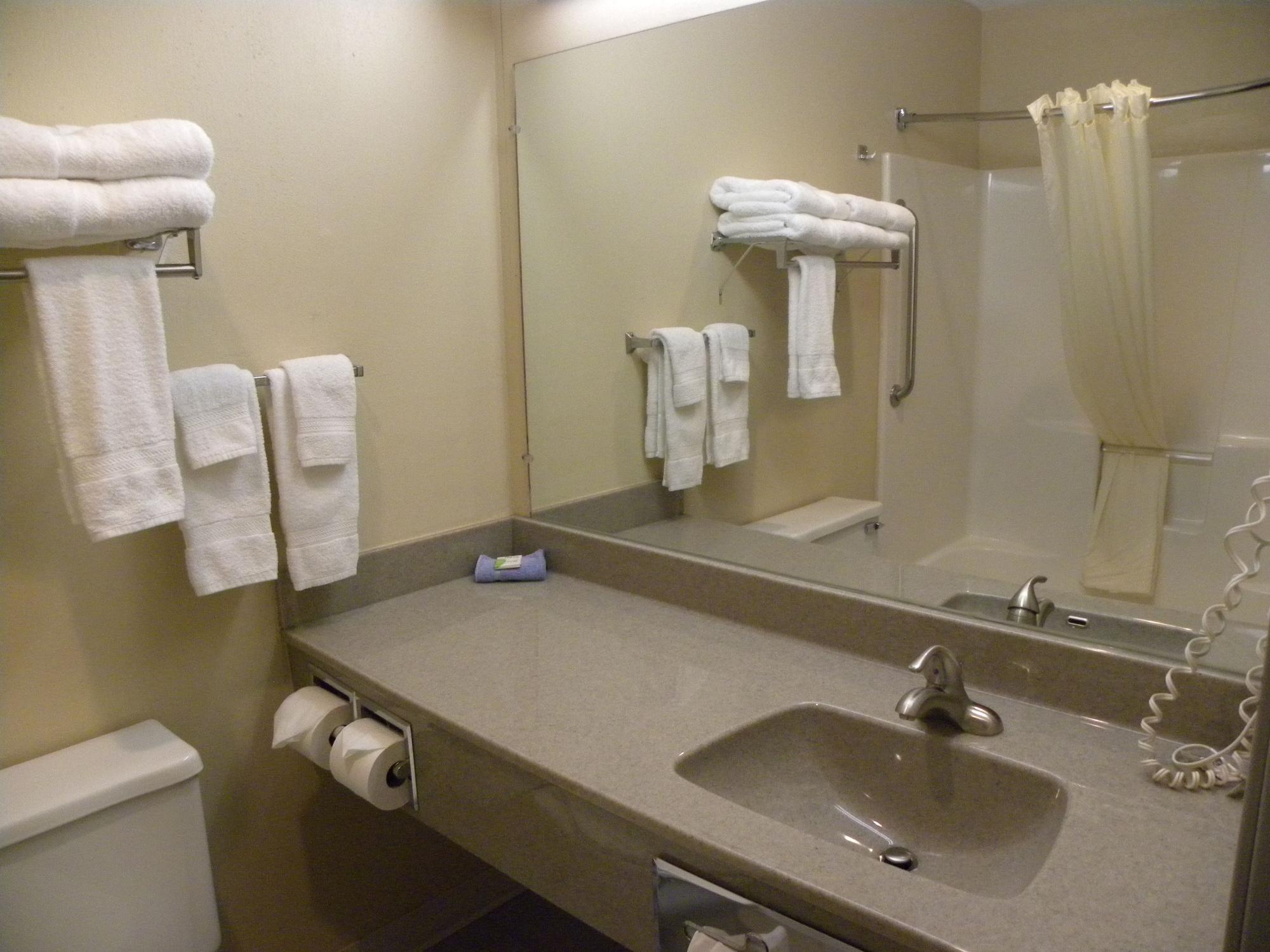 New Victorian Inn & Suites Kearney Eksteriør billede